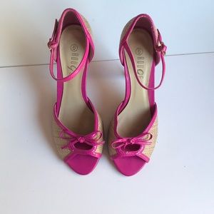 Cute pink heels!!
